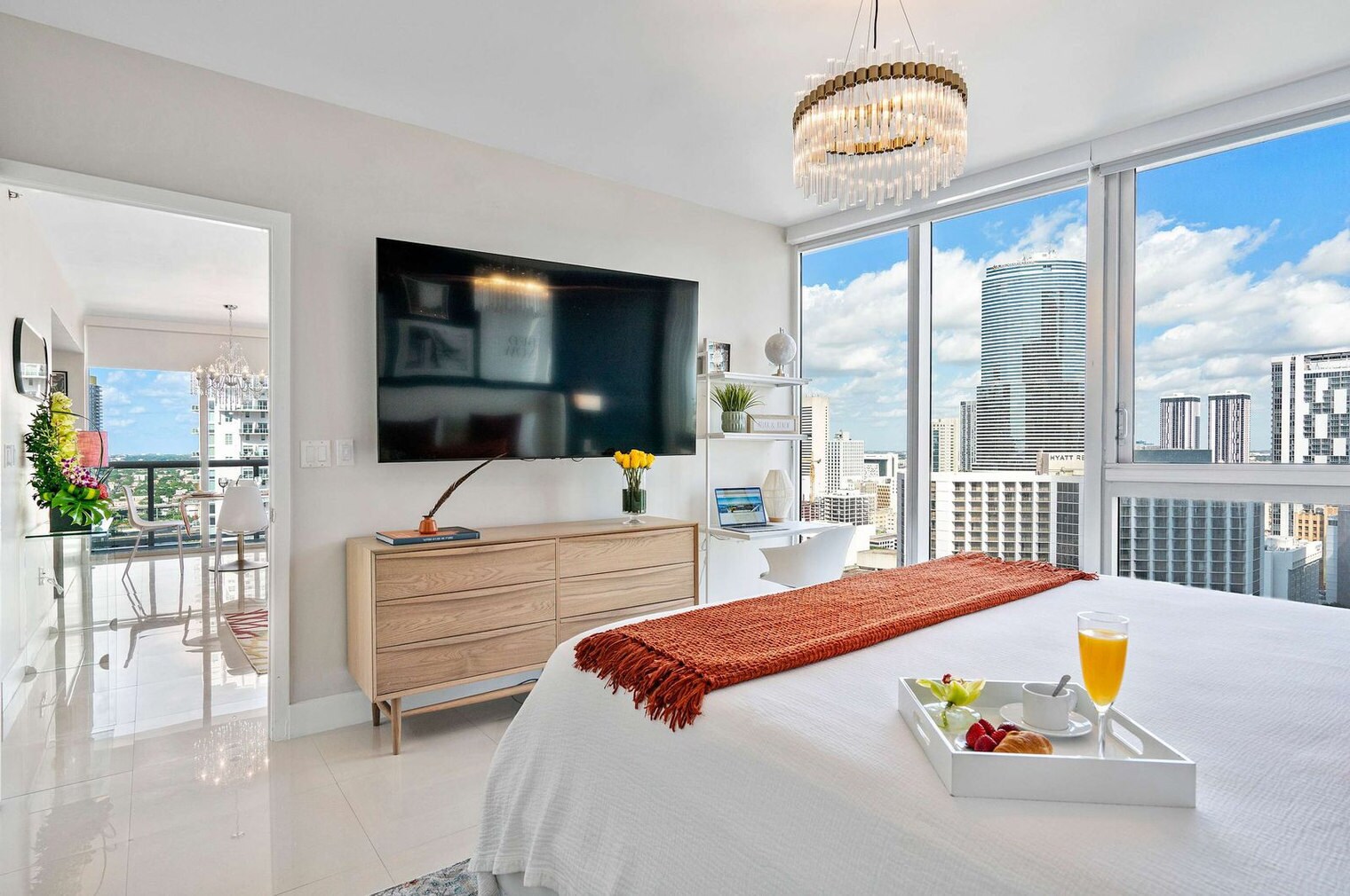 Building Photo - 485 Brickell Ave