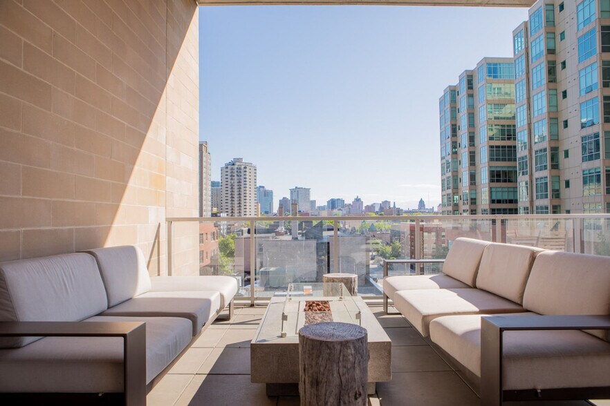 Building Photo - 1840 N Farwell Ave