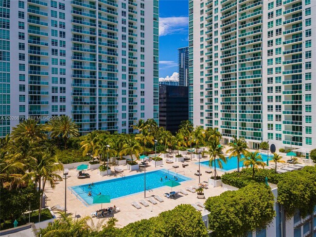 Building Photo - 951 Brickell Ave