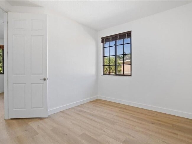 Building Photo - 2798 Center Ct Dr