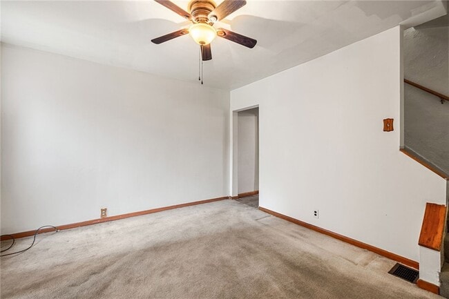 Building Photo - 1115 1/2 Church Avenue Unit