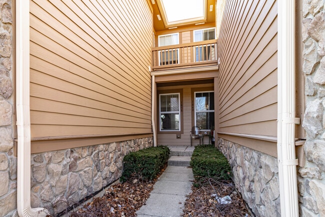 Building Photo - 1858 Crenshaw Cir