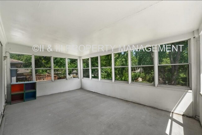 Building Photo - 9406 W 83rd St