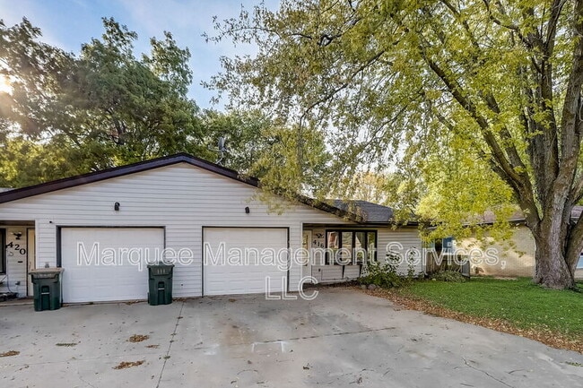 Building Photo - 416 S Bird St