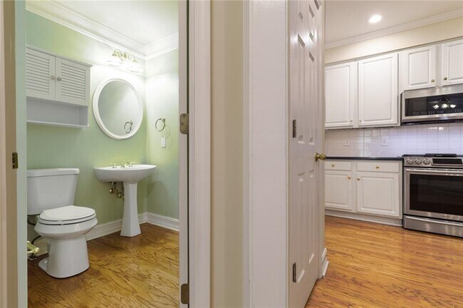 Building Photo - 1167 Druid Walk