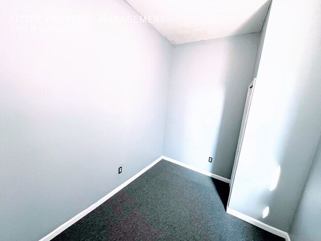 Building Photo - 2326 W Venango St
