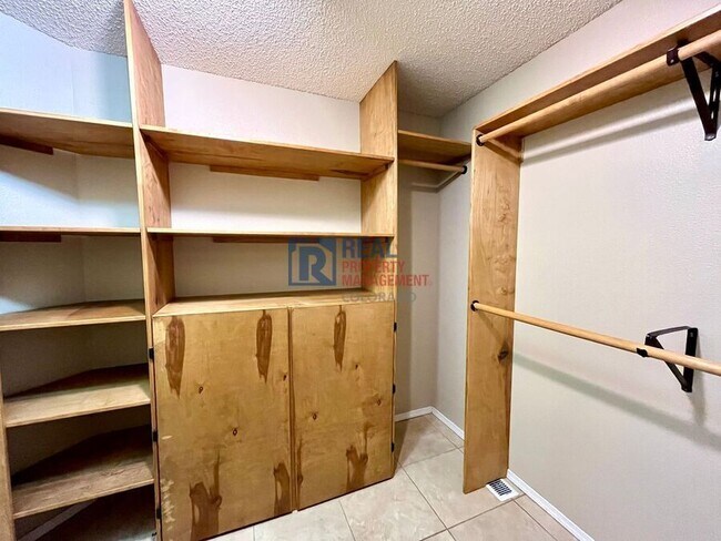 Building Photo - 4368 Coolwater Dr