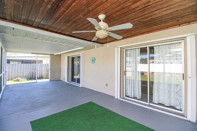 Building Photo - ** 2/2 HOME IN NAPLES PARK UNFURNISHED ** ...