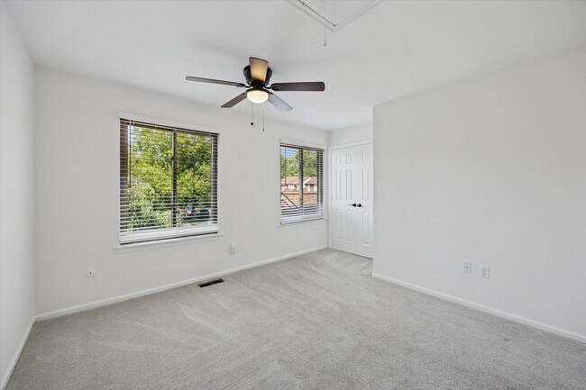 Building Photo - 128 Granite Hill Ct