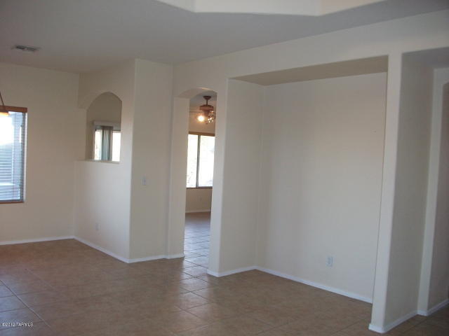 Building Photo - Spacious Continental Ranch Home with Commu...