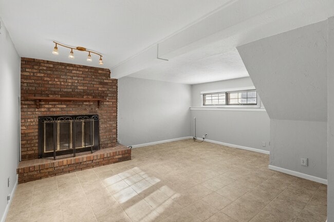 Building Photo - 1708 Sparrow Point Ln