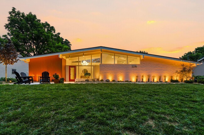 Building Photo - 2276 Johnston Rd