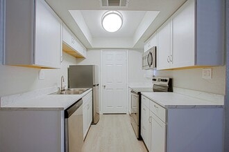 Building Photo - Two Two Cactus