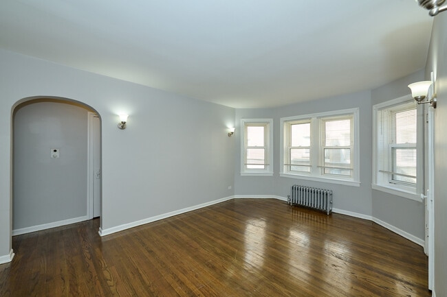 Building Photo - 6322 N Albany Ave