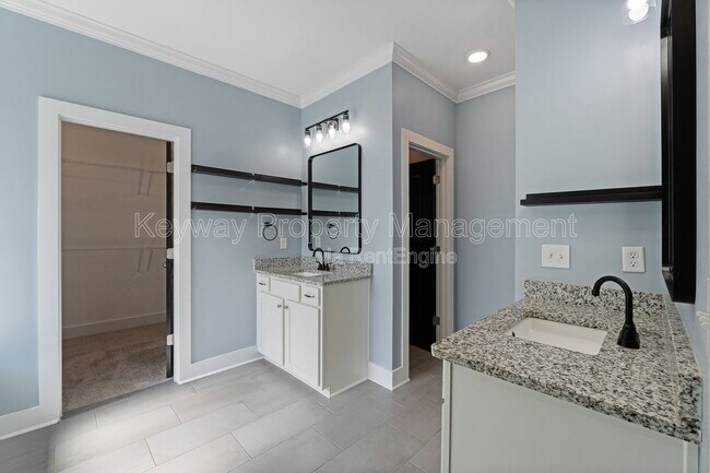Building Photo - 2217 Laurens St