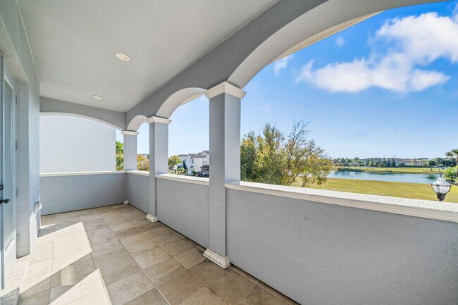 Building Photo - 815 Golden Bear Dr