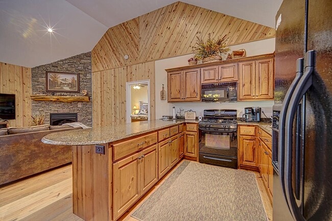 Building Photo - 329 Arrowood Pointe