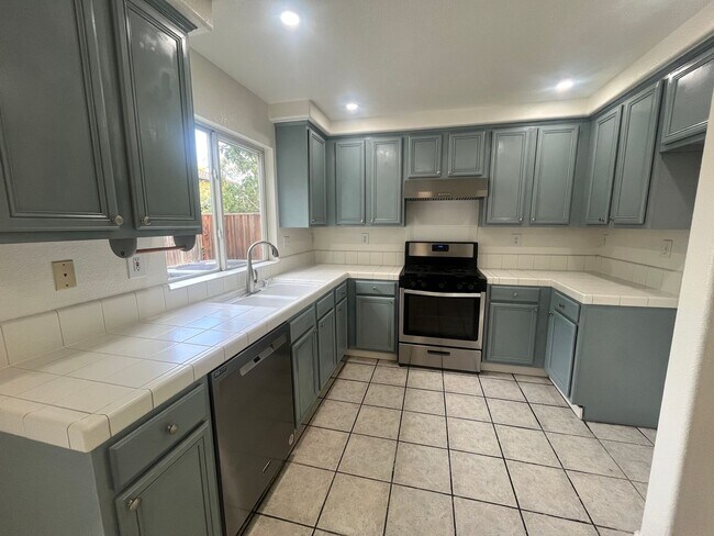 Building Photo - Beautiful 3-Bedroom Home for Rent – Prime ...