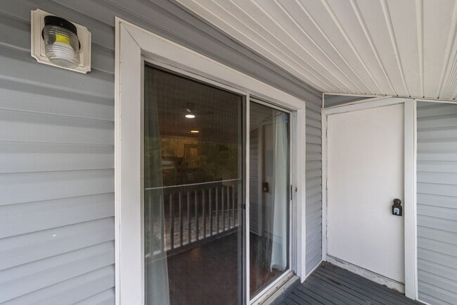 Building Photo - 1356 Glenns Bay Rd