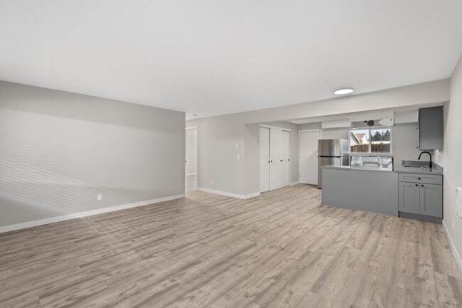 Building Photo - Ground floor apartment