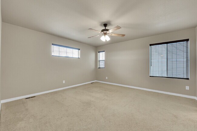 Building Photo - $2,795 - 3 Bed, 2.5 Bath Home with Fenced ...