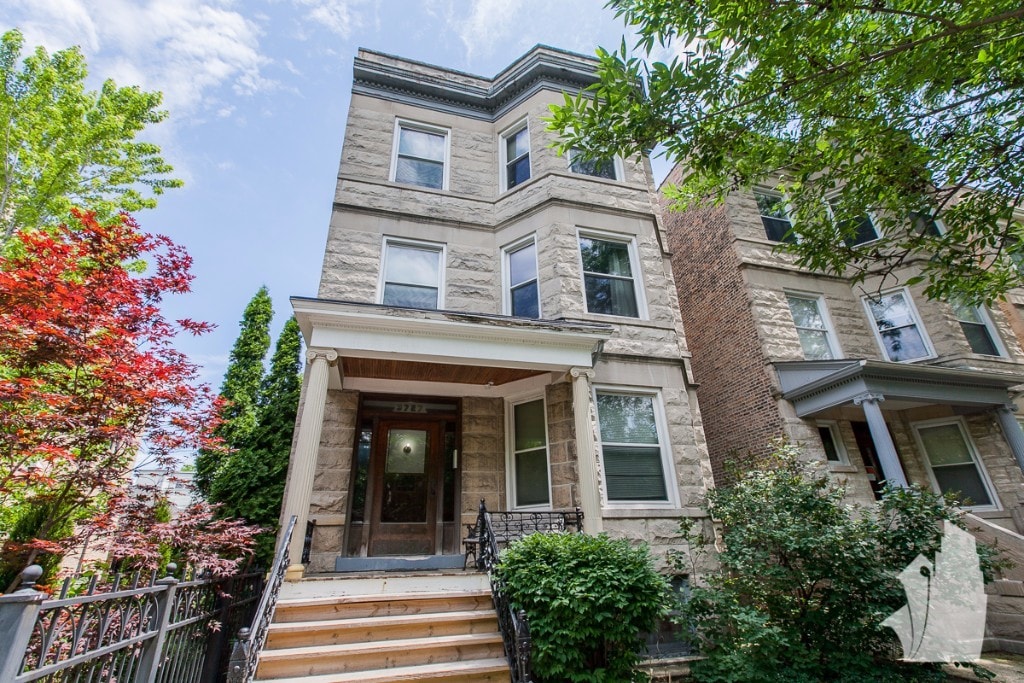 Building Photo - 3727 N Lakewood Ave