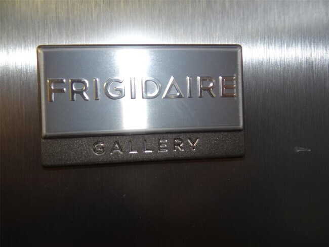 Building Photo - 912 E 32nd St