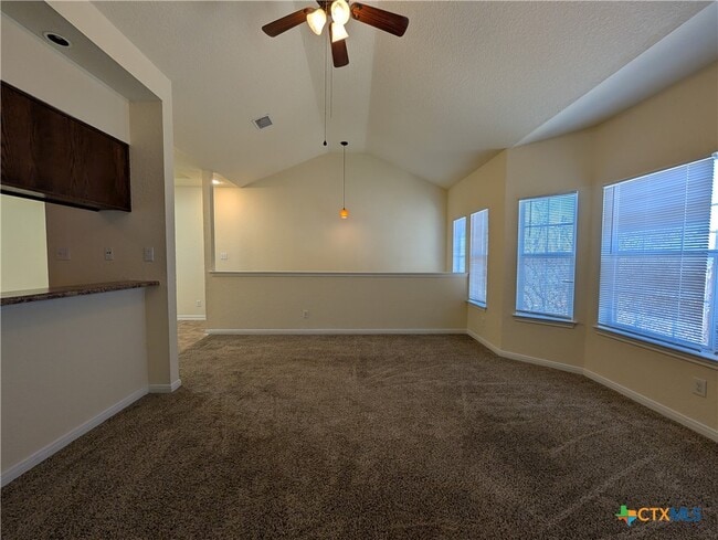 Building Photo - 1270 Hillcrest Dr