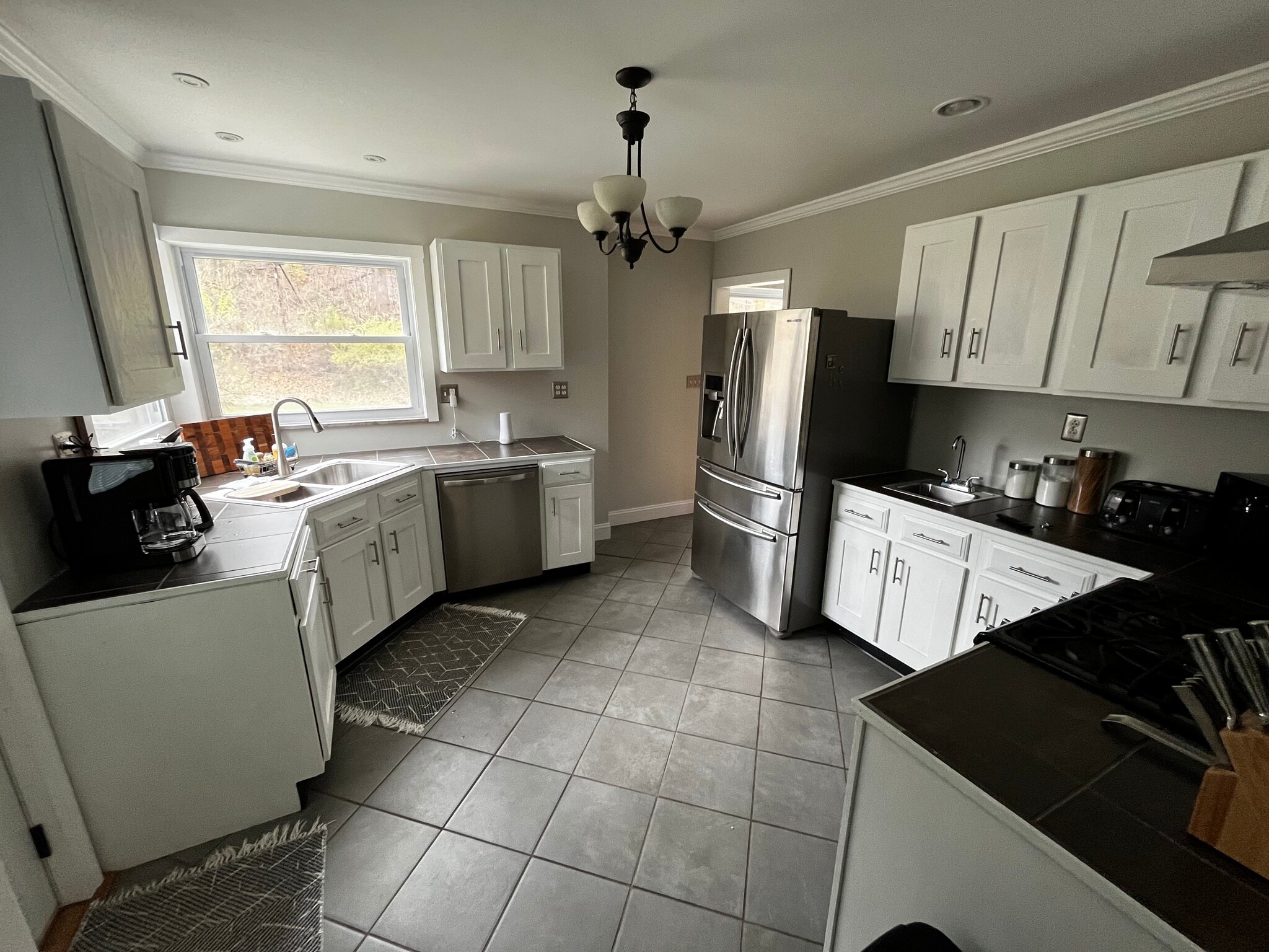 Building Photo - 1838 Oakridge Dr