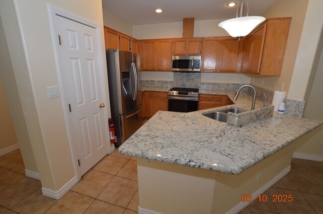 Building Photo - 5541 Sterling Valley Ct