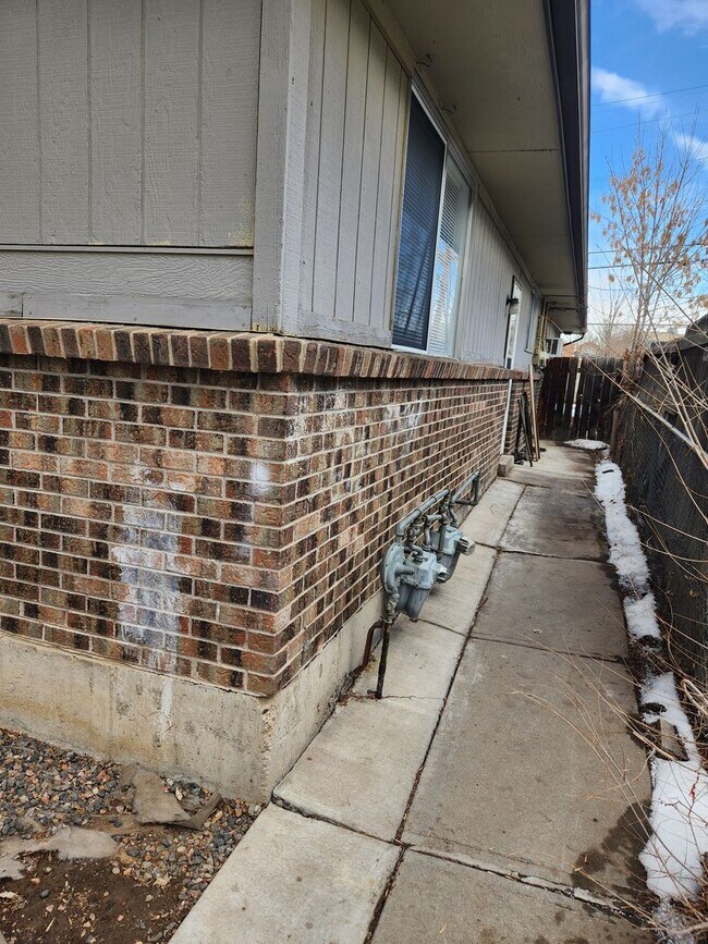Building Photo - 4337/4339 W. Custer Place