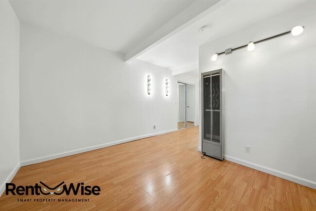 Building Photo - 2170 Clayton Dr