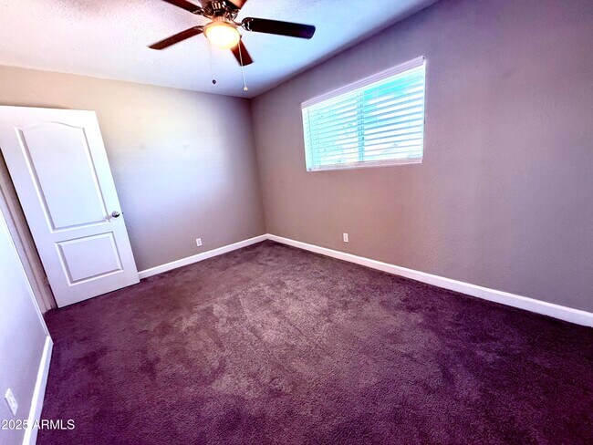Building Photo - 937 N Wedgewood Dr