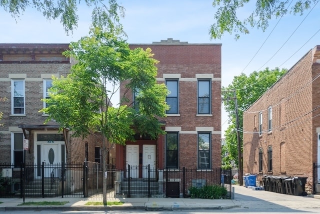 Primary Photo - 614 S Oakley Blvd