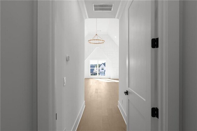 Building Photo - 407 Buford