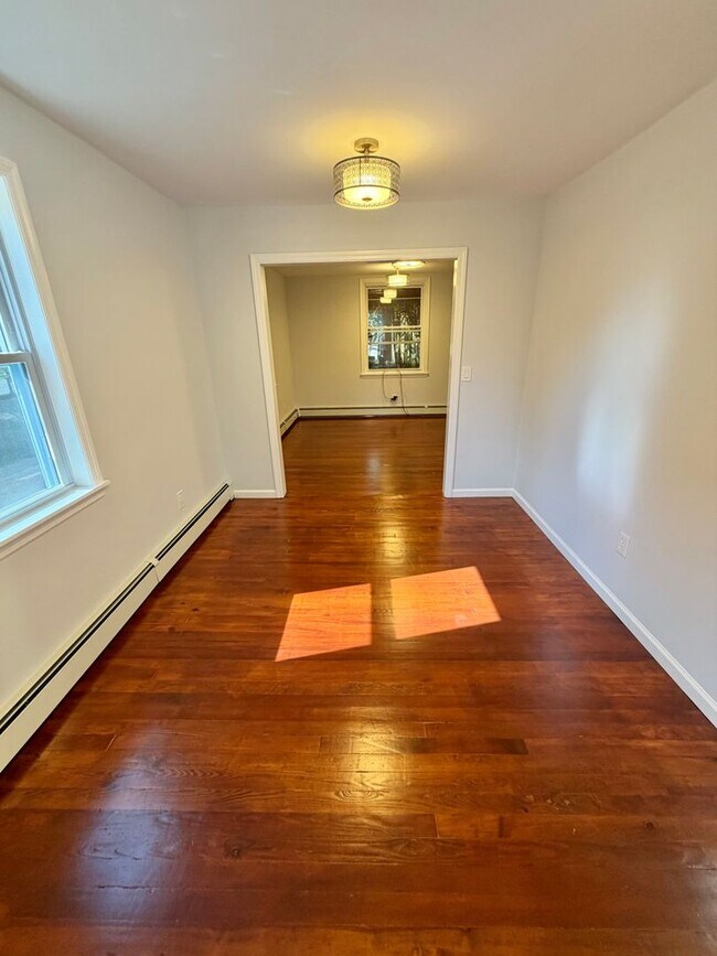 Building Photo - FOR RENT: Charming Remodeled Arts & Crafts Home in Monticello