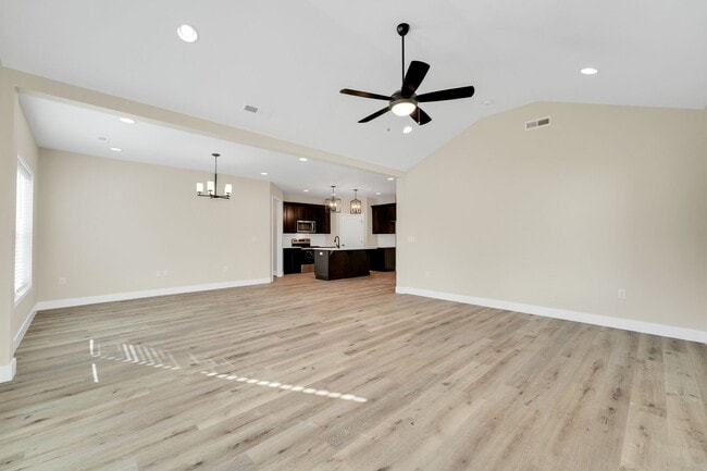 Building Photo - Hickory Village 55 Plus, LLC - 3700 E Cherry St Springfield, MO 65809