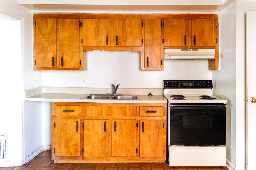 Building Photo - 708 Mount Airy St