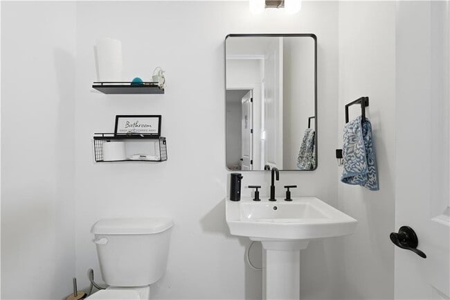 Building Photo - 415 Oakleigh Ave