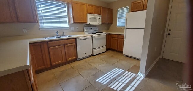 Building Photo - 2520 Trailwood Dr