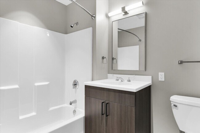 Building Photo - Live in Luxury! Stunning 1-Bedroom Apartment in Downtown Champaign