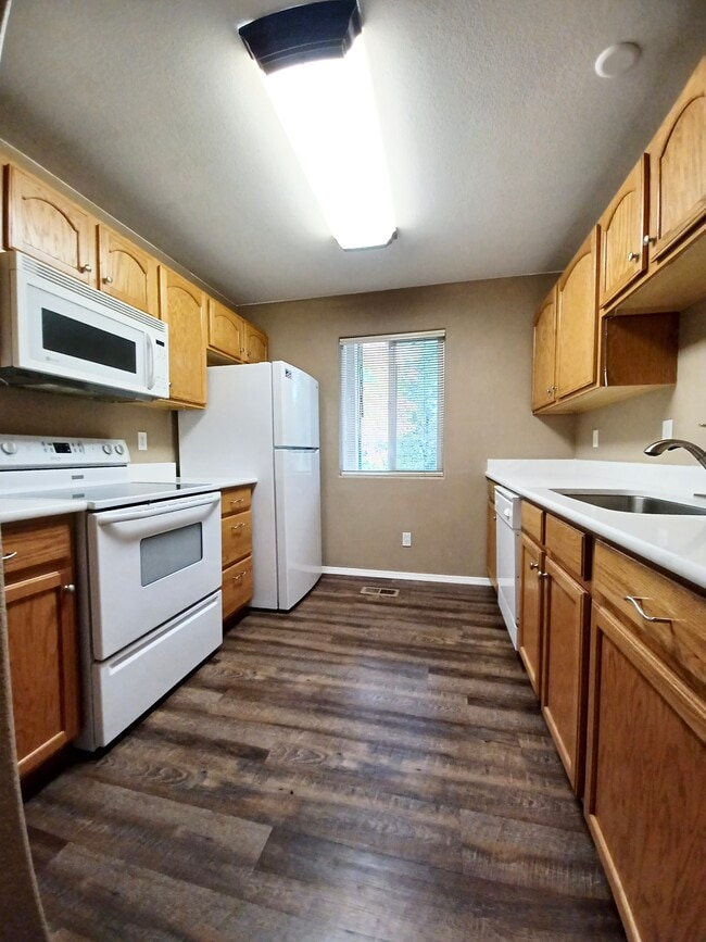 Building Photo - 1713 Woodburn St