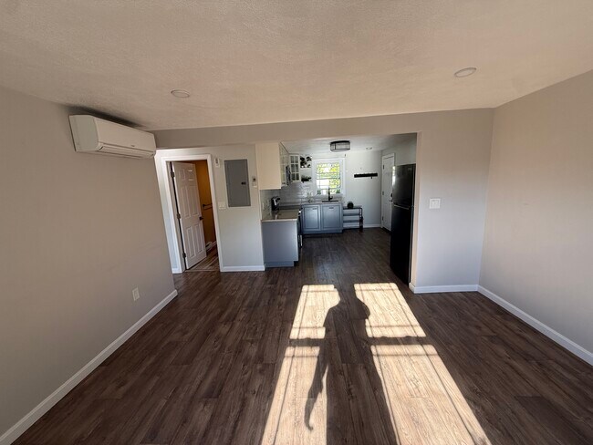 Building Photo - James Apt