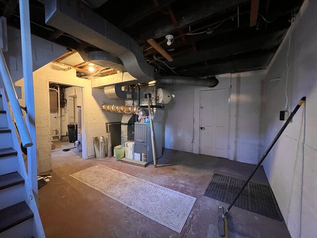 Building Photo - 538 Webster St