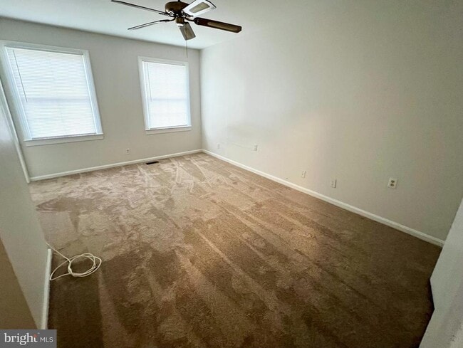 Building Photo - 11 Fenceline Dr