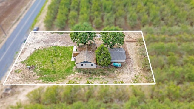 Building Photo - 2 bedroom / 1 bathroom available for rent ...