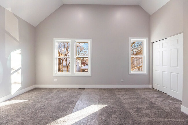 Building Photo - 5552 S Shields Ave