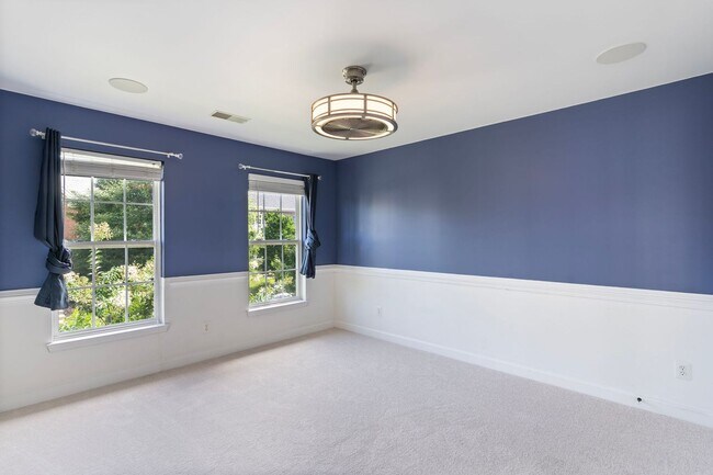 Building Photo - Spacious Home in Port Potomac
