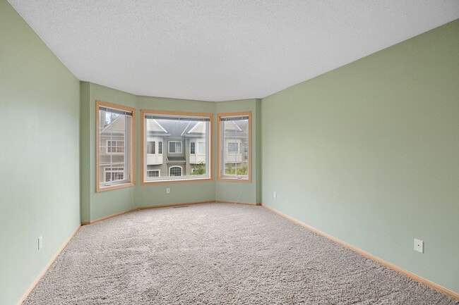 Building Photo - 207 Christenson Way NE