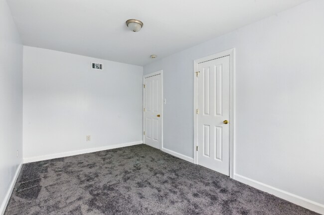 Building Photo - 709 Brandywine St SE